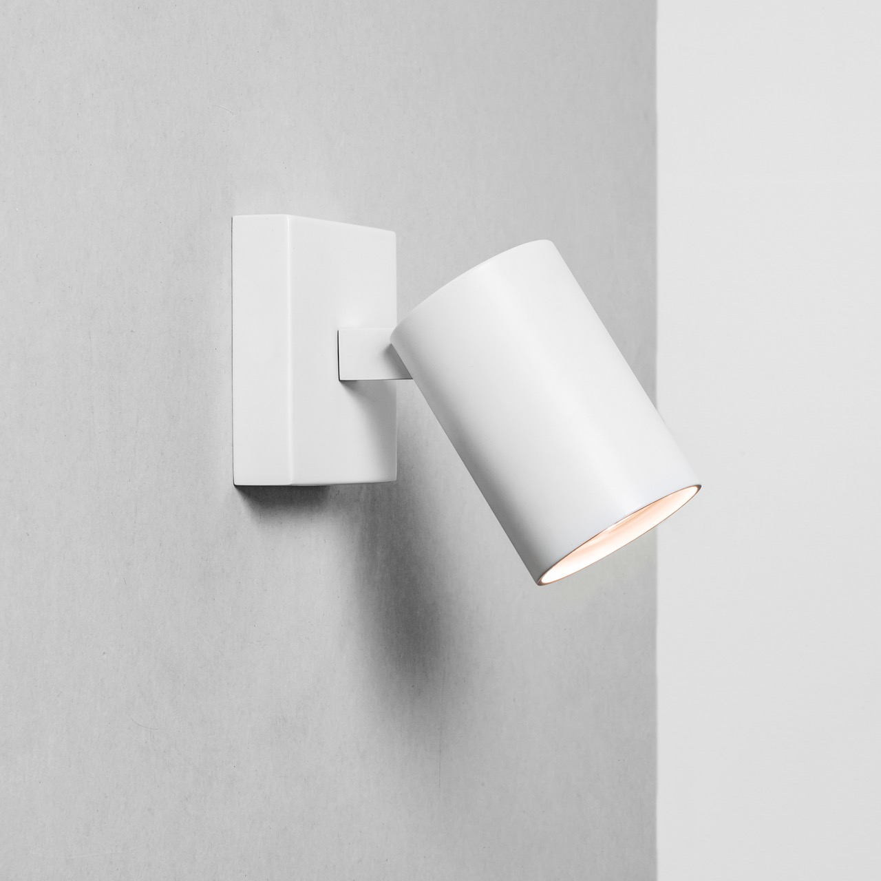 Decken- Wandleuchte Ascoli Single von Astro, weiß