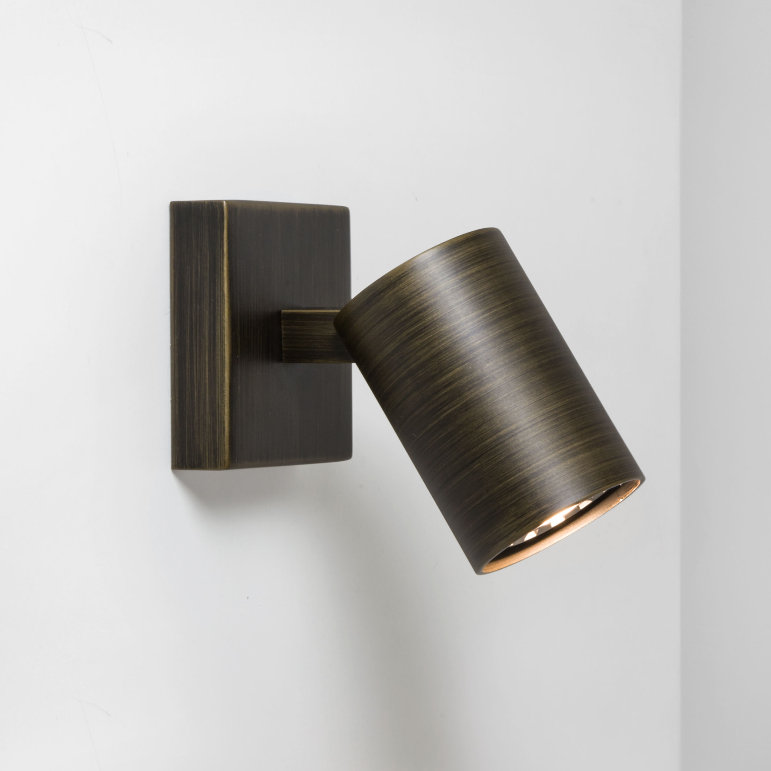 Decken- und Wandleuchte Ascoli Single von Astro, bronze
