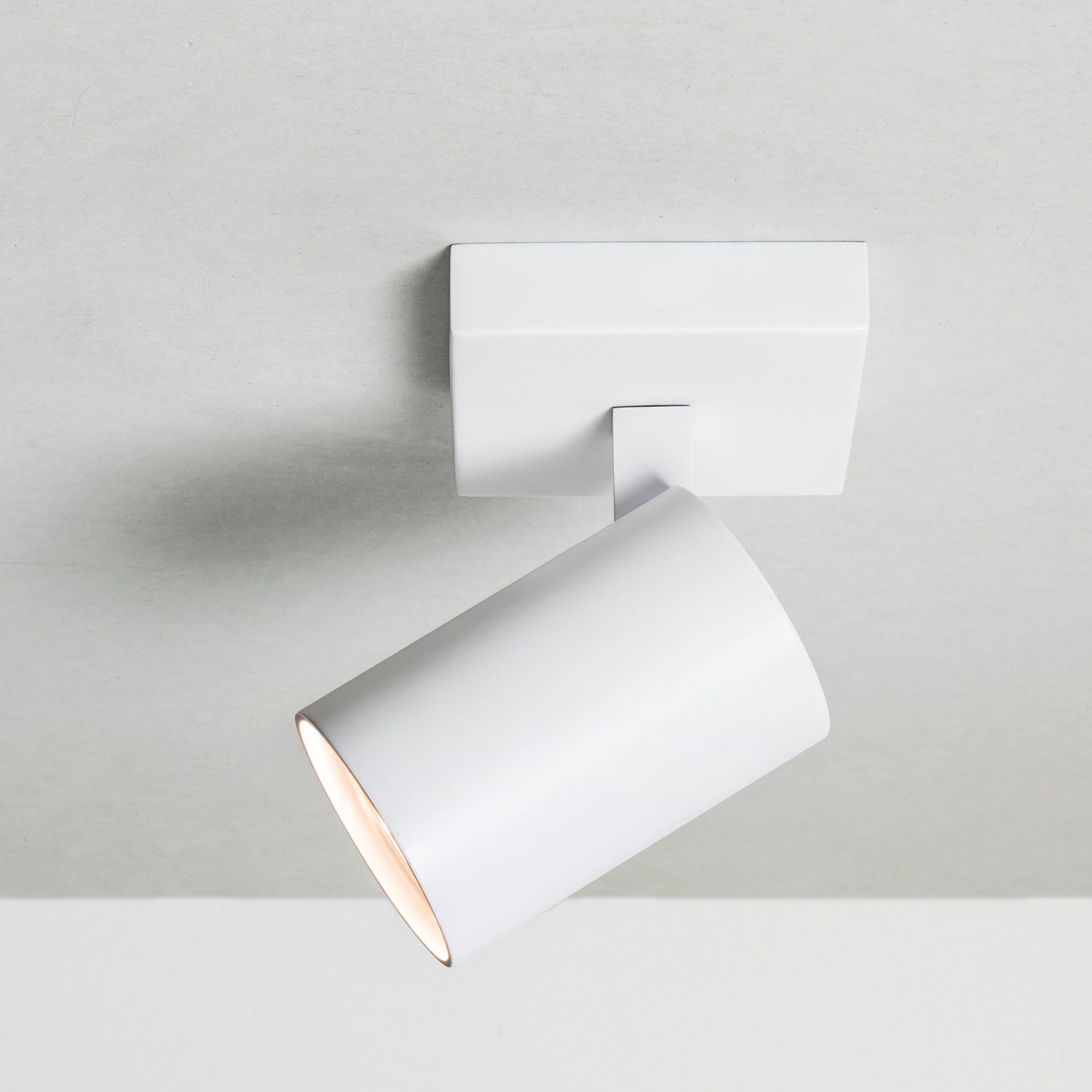 Decken- Wandleuchte Ascoli Single von Astro, weiß